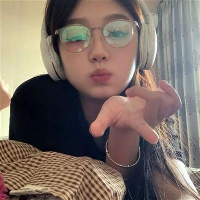 海边的白房子 海报