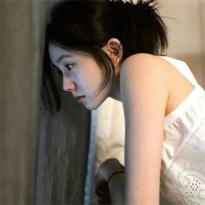 阳光中的青时雨 海报